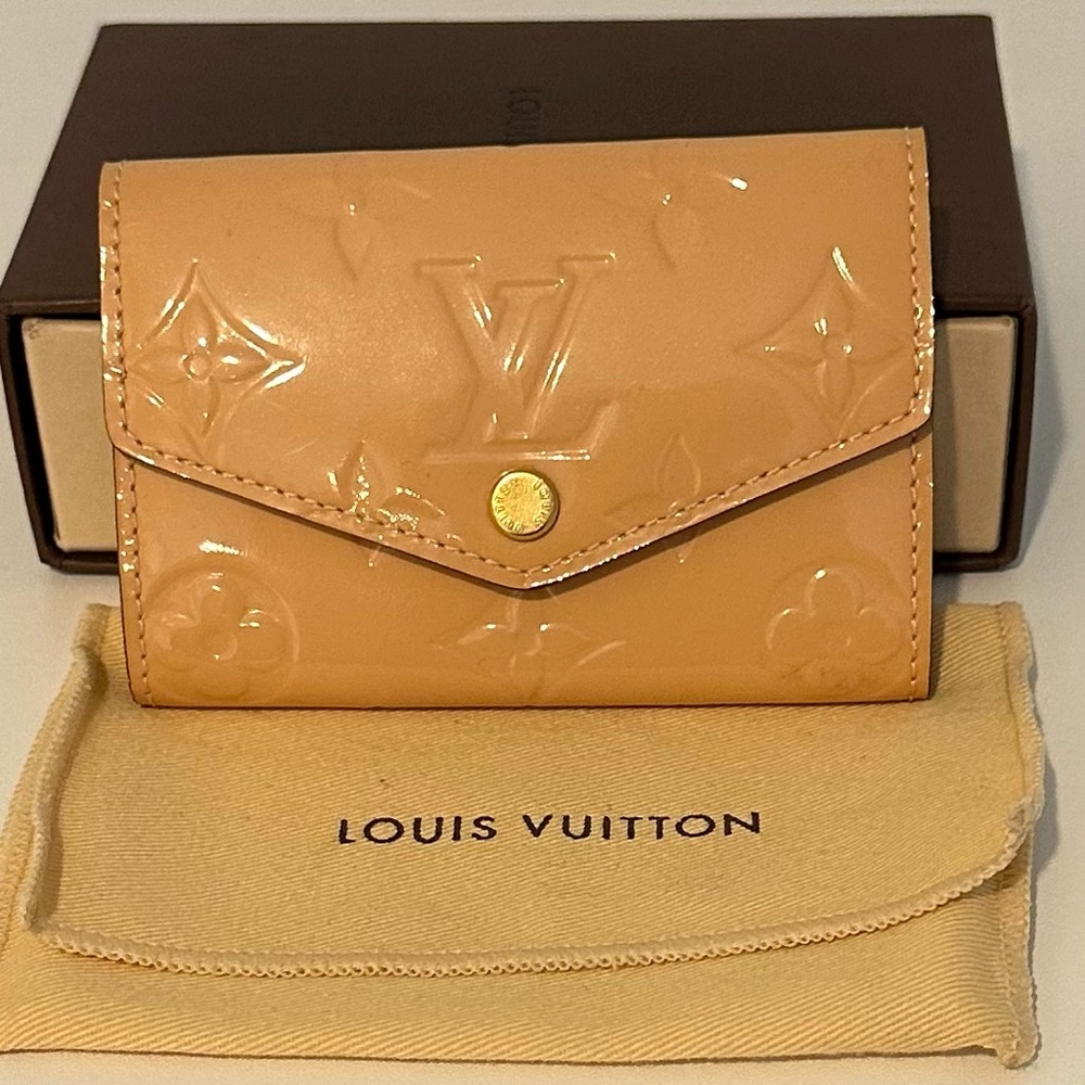 Louis Vuitton Peach Vernis 6 Key Holder